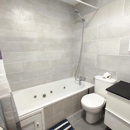 Hébergement de vacances Gara, Duplex Pareado Piscina Privada By Flamingo House *